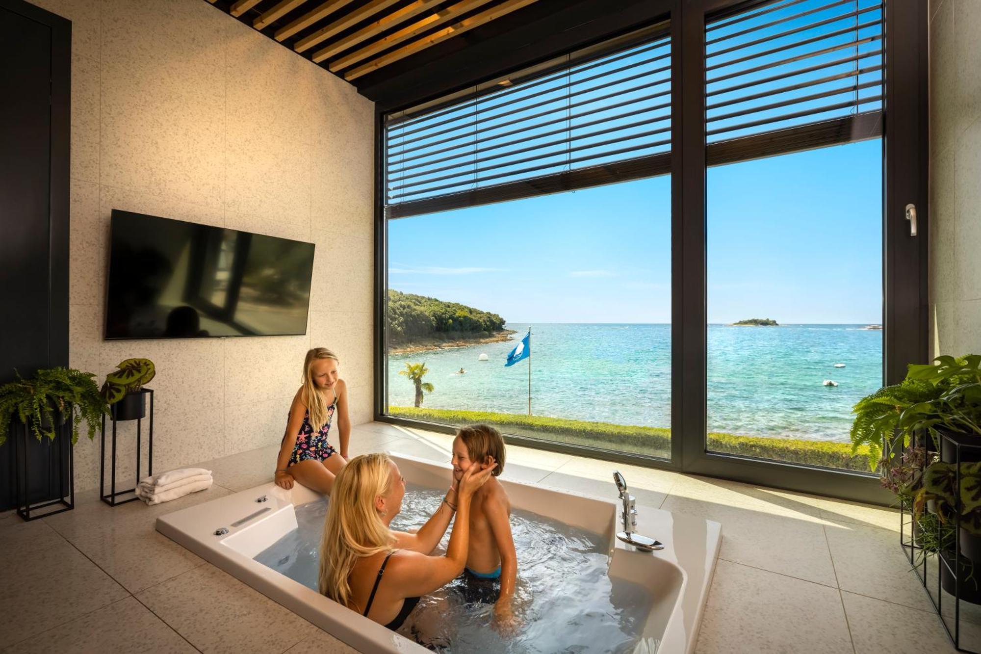 Maistra Camping Porto Sole Pitches เวอร์ซาร์ ภายนอก รูปภาพ